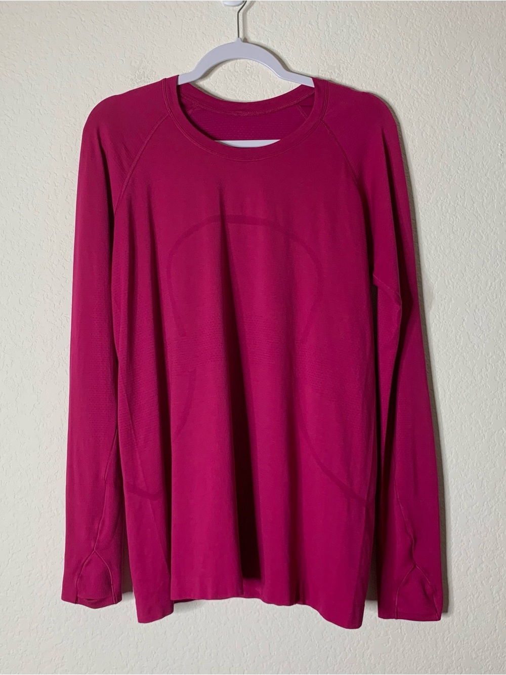 Lululemon womens Swiftly Tech Long-Sleeve Shirt 2.0 berry rumble 14